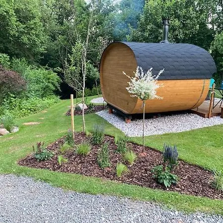 Campo de lujo Tiny Chotevice 2