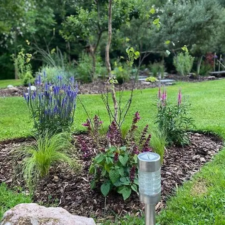 Campo de lujo Tiny Chotevice 2 Kottwitz