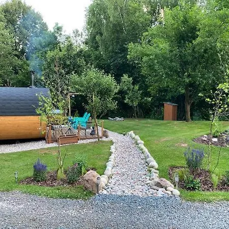 Campo de lujo Tiny Chotevice 2 *